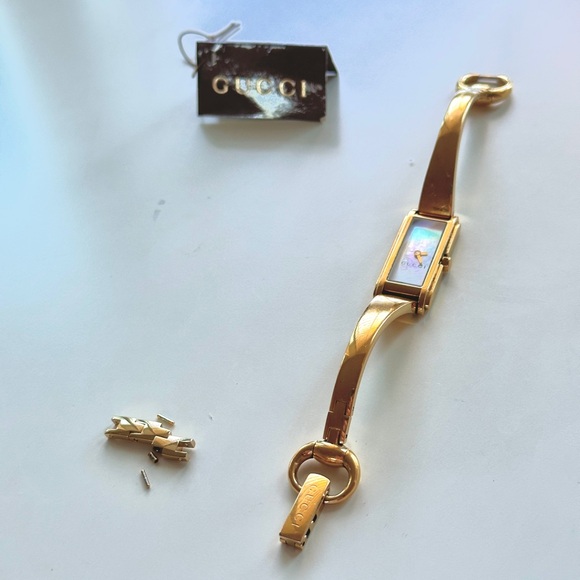 GUCCI WATCH 18K GOLD PLATED/ MOTHER OF PEARL HORSE BIT STYLE LINKS & TAG NO BOX - Picture 3 of 9